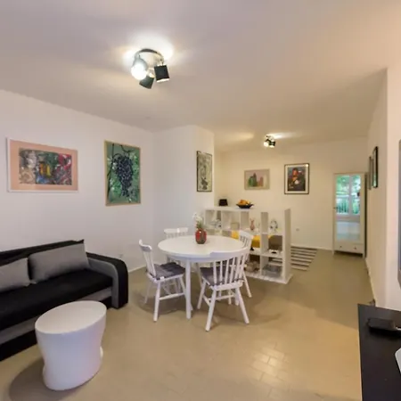 Maestro Design 2+2 Appartement *