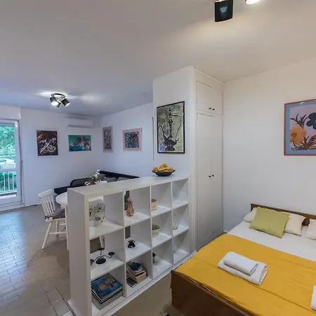 Maestro Design 2+2 Apartmán