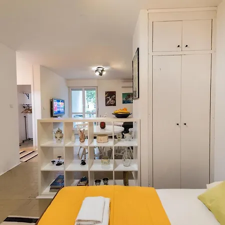 Maestro Design 2+2 Apartmán *